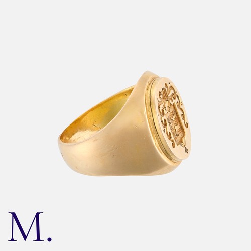 78 - A Signet Ring in yellow gold with an armorial crest. Unmarked but tests as 18K gold.

Size: P
Weight... 