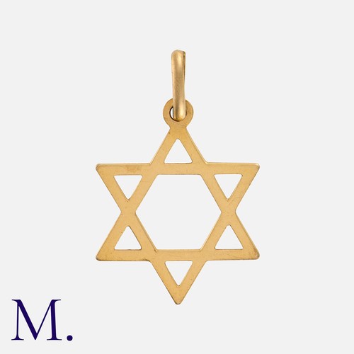 97 - A Star of David Pendant in yellow gold. Marked 375 for 9 carat gold. 

Size: 2.5cm
Weight: 0.5g.