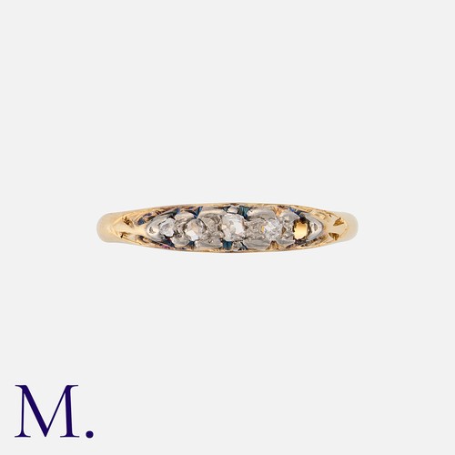 270 - A Diamond 5-Stone Ring in yellow gold, set with small old cut and rose cut diamonds (1 loose) to a c... 