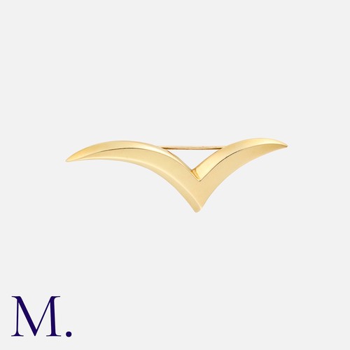 29 - A Vintage Bird Brooch by Tiffany & Co. in 18K yellow gold signed Tiffany & Co. and marked for 18ct g... 