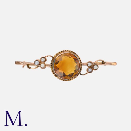 170 - A Group of Miscellaneous Jewellery in 9 carat yellow gold, comprising a crucifix pendant, a citrine ... 