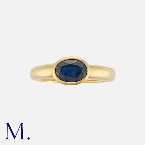 176 - A Sapphire Ring in 18 carat yellow gold, set with an oval cut sapphire of approximately 1.40 carats.... 