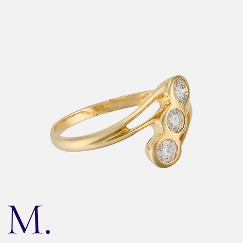 245 - A Diamond 3-Stone Ring in yellow and white gold, set with three round brilliant diamonds weighing ap... 
