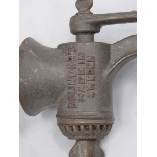 168 - Vintage mincers