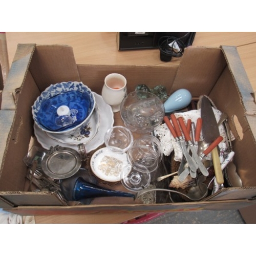 26 - Mixed box glass and cutlery