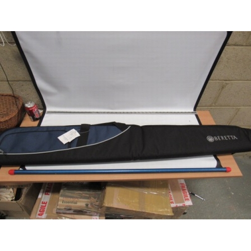 137 - Benetta Shot Gun case + Towel