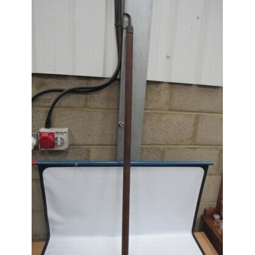 181 - Railway uncoupling hook
