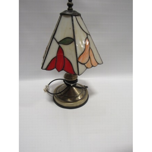 83 - Tiffany style lamp with small crack