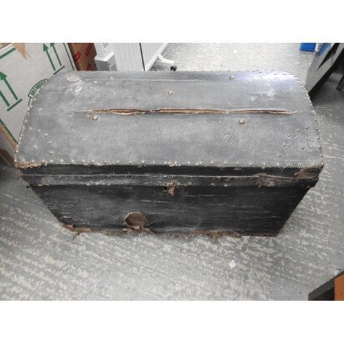 1 - Vintage trunk