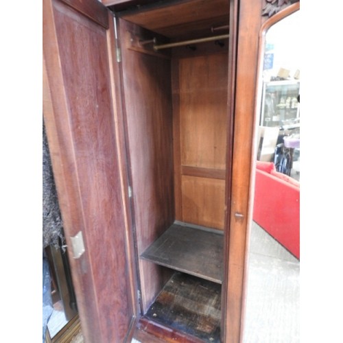 101 - Victorian 3 door Linen press/wardrobe