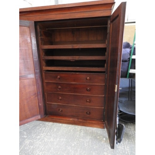 101 - Victorian 3 door Linen press/wardrobe