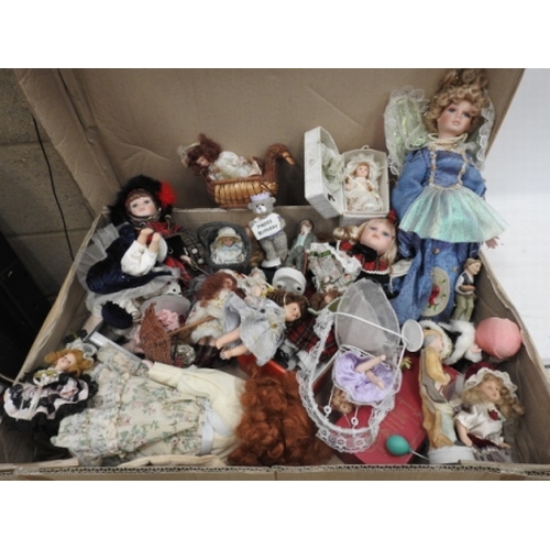 Qty of Dolls etc