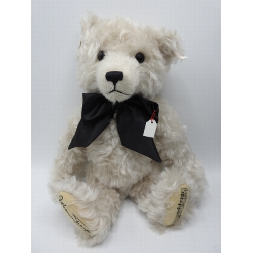 209 - Steiff Johann Strauss Bear, musical ltd ed, plays 