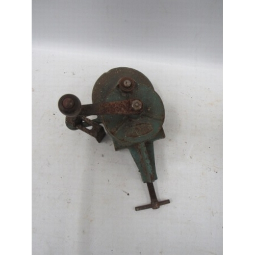 457 - Small hand grinder