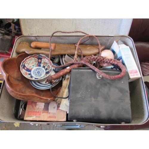 583 - Suitcase of bric-a-brac