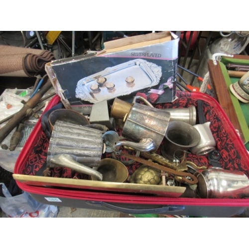 585 - Suitcase of metalware