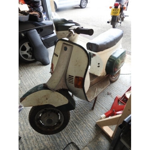 280 - 1989 Vespa for restoration