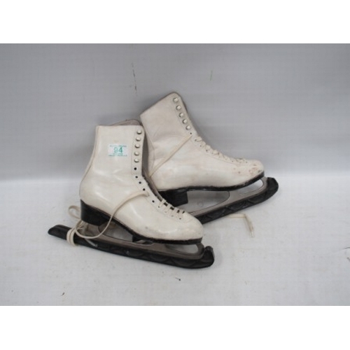 94 - Vintage ice skates