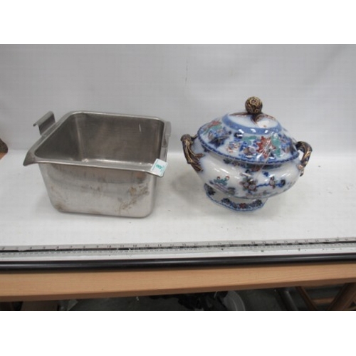 104 - Metal dish and ceramic dish