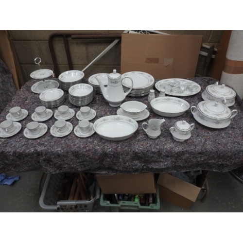 494 - Large qty of Noritake Melisa china, 1 bowl A/F