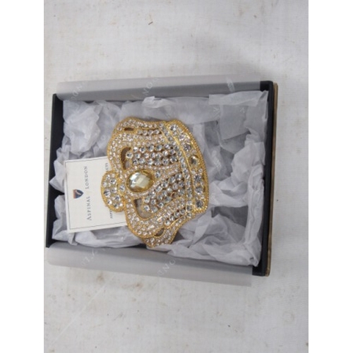 193 - Large crown belt buckle