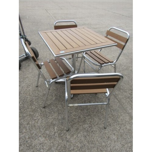 363 - Patio table + 4 chairs