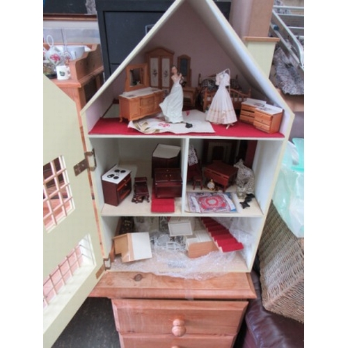 225 - Yellow Doll House + Acc