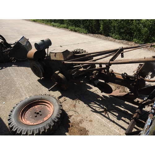 554 - Trusty tractor for restoration or spares