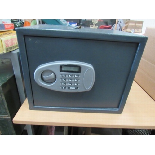 1 - Small Safe & Key