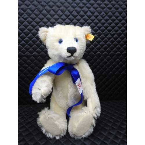 96 - Steiff Johann Nestroy Bear