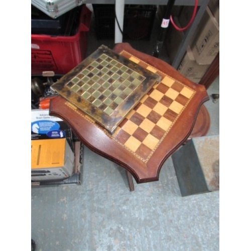 524 - 2 chess tables