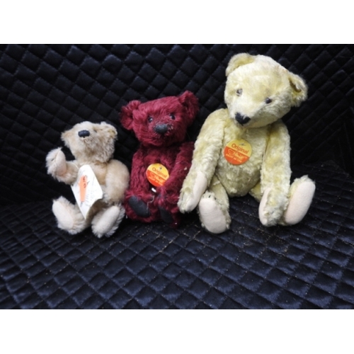 208 - 3 Small Steiff bears