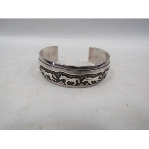 227 - USA Midwest Silver Cuff Bracelet, 34.6gms