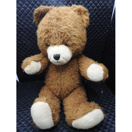 284 - Large vintage jointed bear.