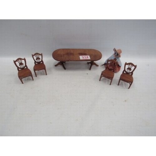 314 - Dolls House Table and Chairs