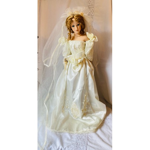 601 - Vintage Bride porcelain doll. 60 cm.