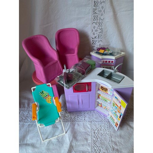 608 - Barbie kitchen, table etc