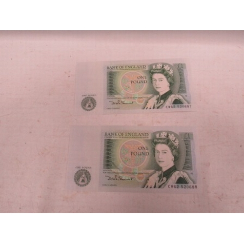 62 - 2 mint £1 notes, consecutive numbers