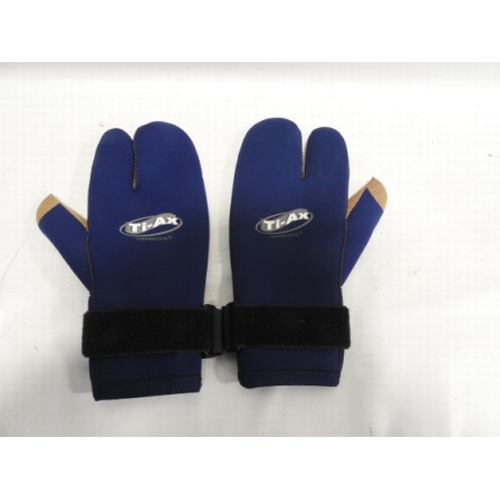 72 - Tiax gloves