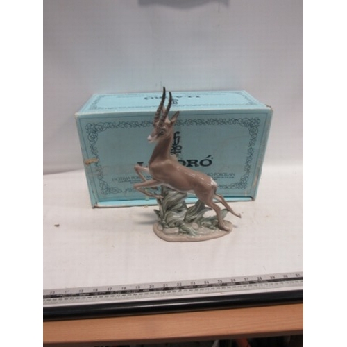 241 - Lladro 5271 Gazelle