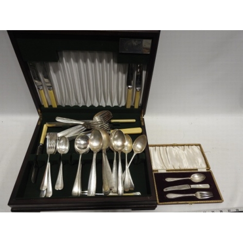 285 - Qty of cutlery with a Harrods case