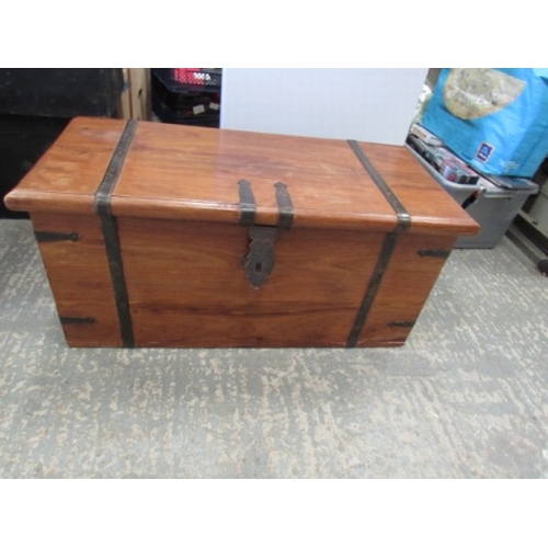 373 - Old trunk, 820 x 380 x 380mm