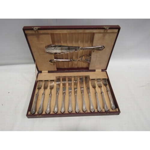 23 - H/M Silver handle Fish set