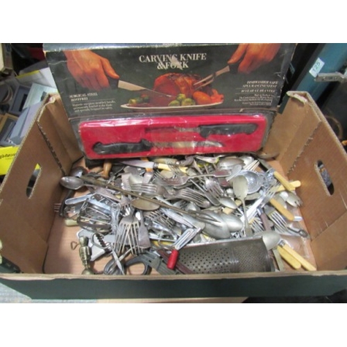 25 - Box of cutlery