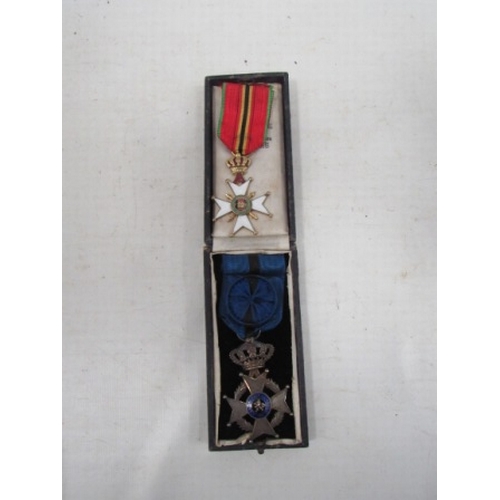 157 - 2 WW1 Belgium army medals