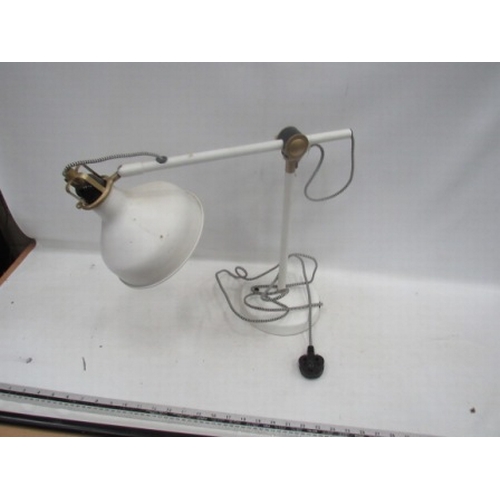 26 - Desk lamp