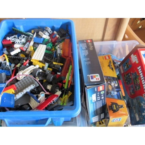 418 - 2 small boxes of lego