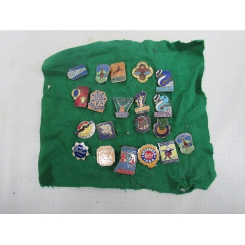 476 - Collection of vintage Butlins badges