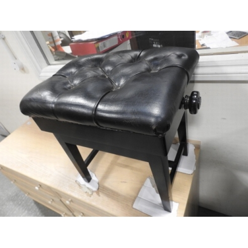 180 - Ajustable piano stool