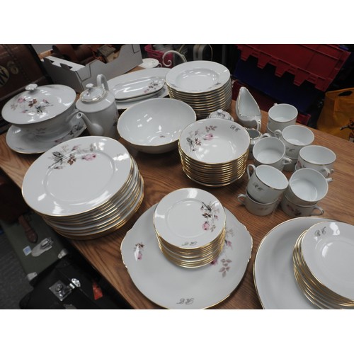 42 - Large quantity of limoges Rosa De Monaco, personalised with the initials RT. Commissioned in 2006 at... 